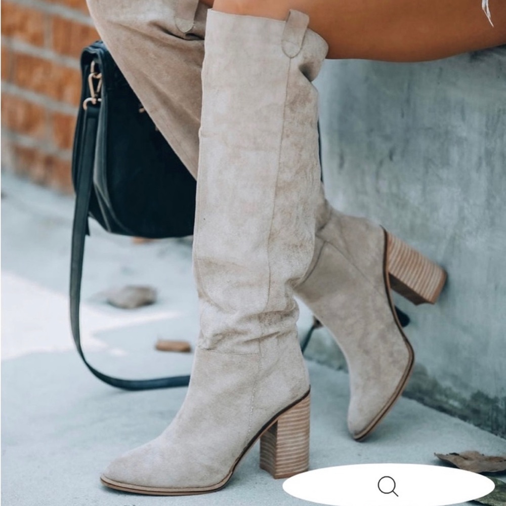 VICI BOOTS GREY 8.5